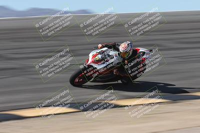 media/Oct-13-2025-Moto Forza (Mon) [[a66d839500]]/3-B Group/Session 2 (Bowl)/